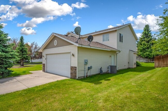 Building Photo - Broadmoore Community, 4 bed 2.5 bath