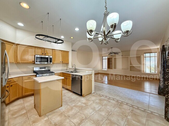 Foto del edificio - 1920 S Saddle St