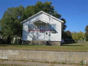 Building Photo - 253 Monroe St