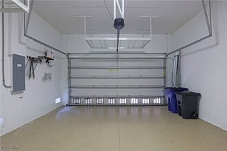 Building Photo - 8100 Banyan Breeze Way