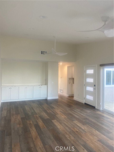 Foto del edificio - 8866 Tulare Dr