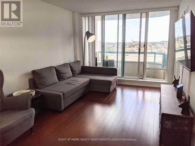 Building Photo - 550 Webb Dr