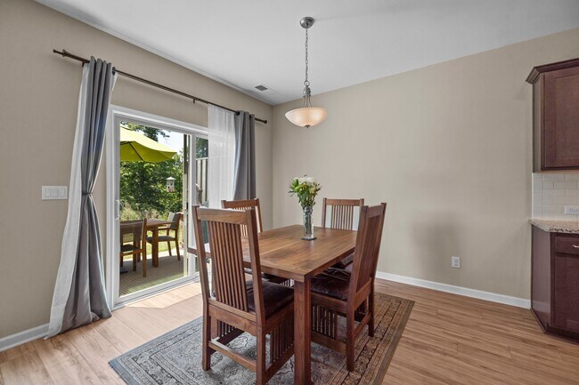 Foto del edificio - 637 Amber Meadows Way
