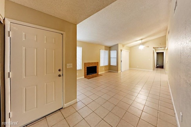 Building Photo - 5429 Requa Ave