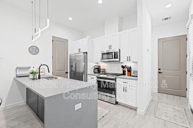 Foto del edificio - 6829 Cadillac St