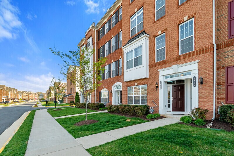 Primary Photo - 23784 Hopewell Manor Ter