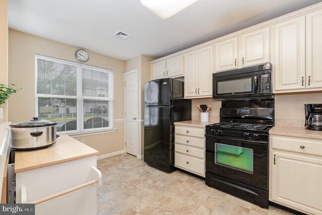 Building Photo - 254 Thrush Dr