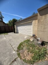 Building Photo - 2808 Tachevah Dr