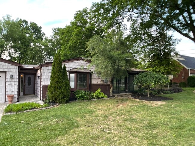 Building Photo - 5344 Hagewa Dr