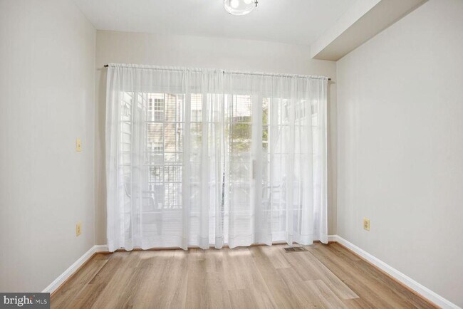 Building Photo - 1581 Leeds Castle Dr