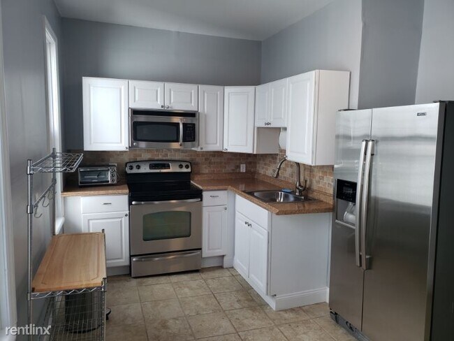 Building Photo - 1 br, 1.5 bath House - 722 Mason St.