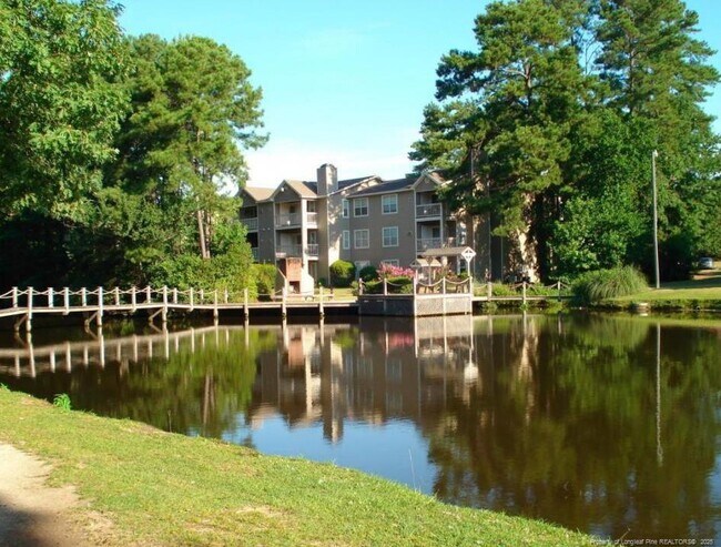 Foto del edificio - 663 Bartons Landing Pl