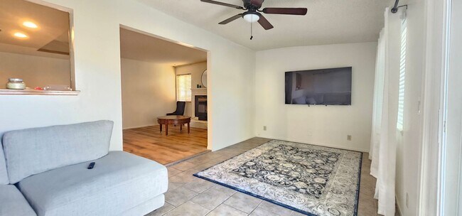 Foto del edificio - 946 Roosevelt St