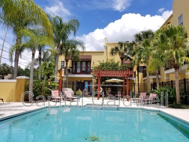 Foto del edificio - 3310 Las Campos Pl