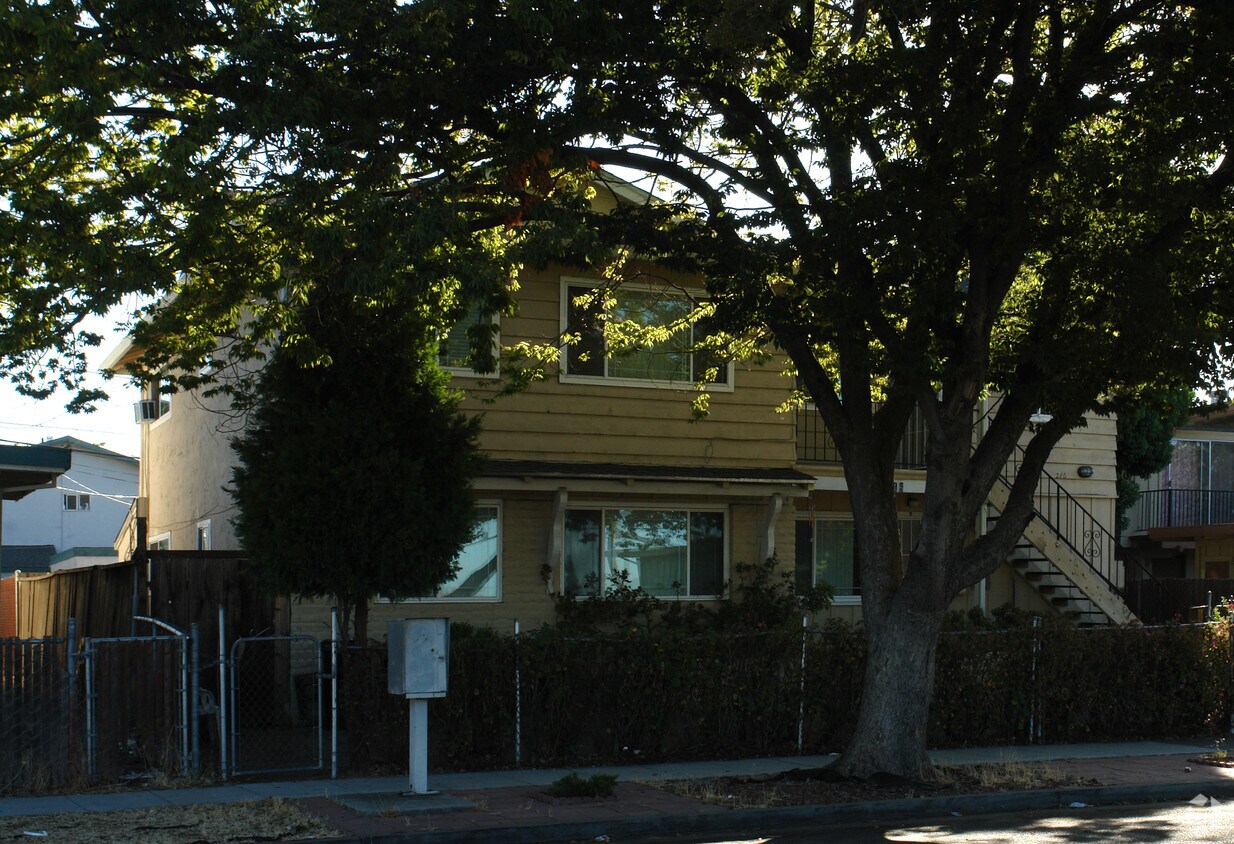 Primary Photo - 216 Gramercy Pl