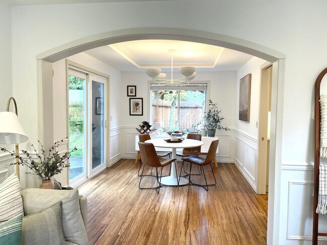 Building Photo - Remodeled 4-Bedroom Single Family Home in ...