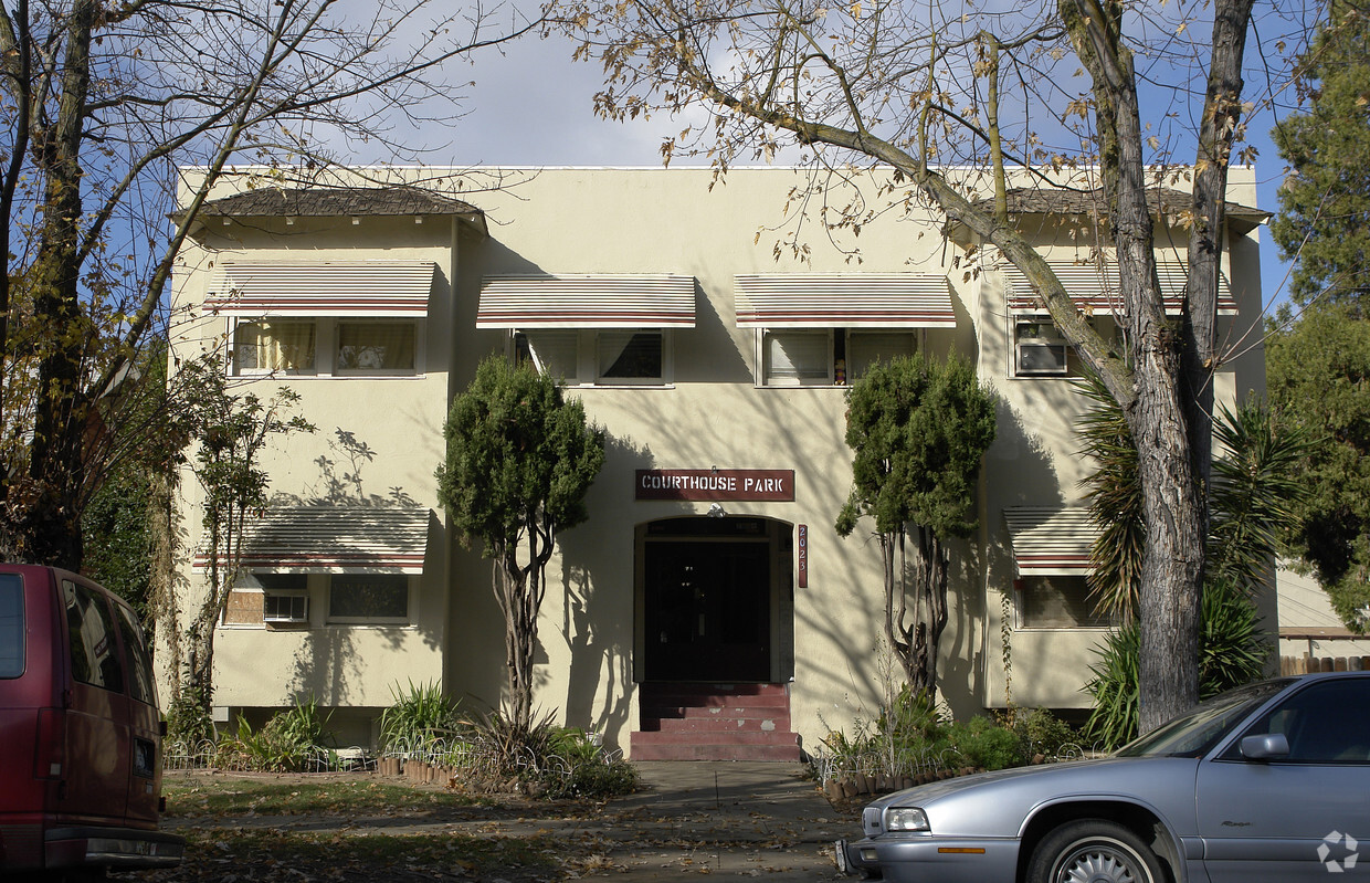 Building Photo - Courthouse Park Apartments