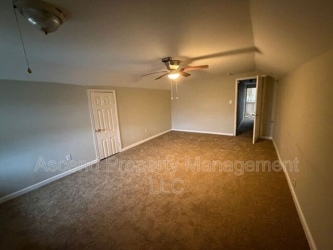 Building Photo - 2111 Chamberlain Ave