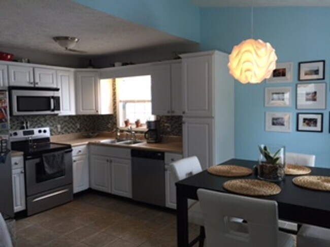 Foto del edificio - 3 Bed 2 Bath Single Family Home