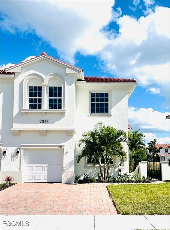 Foto principal - 7012 Romana Way