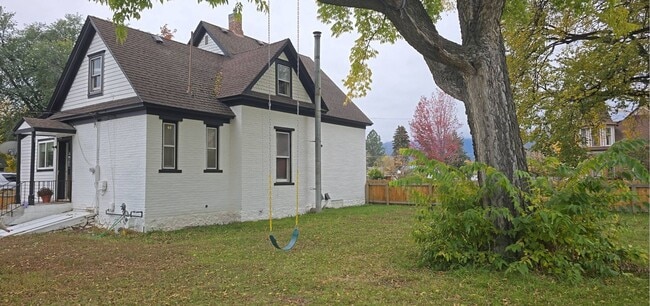 Foto del edificio - Charming 4 Bed, 1.5 Bath Home in the Heart of Hamilton