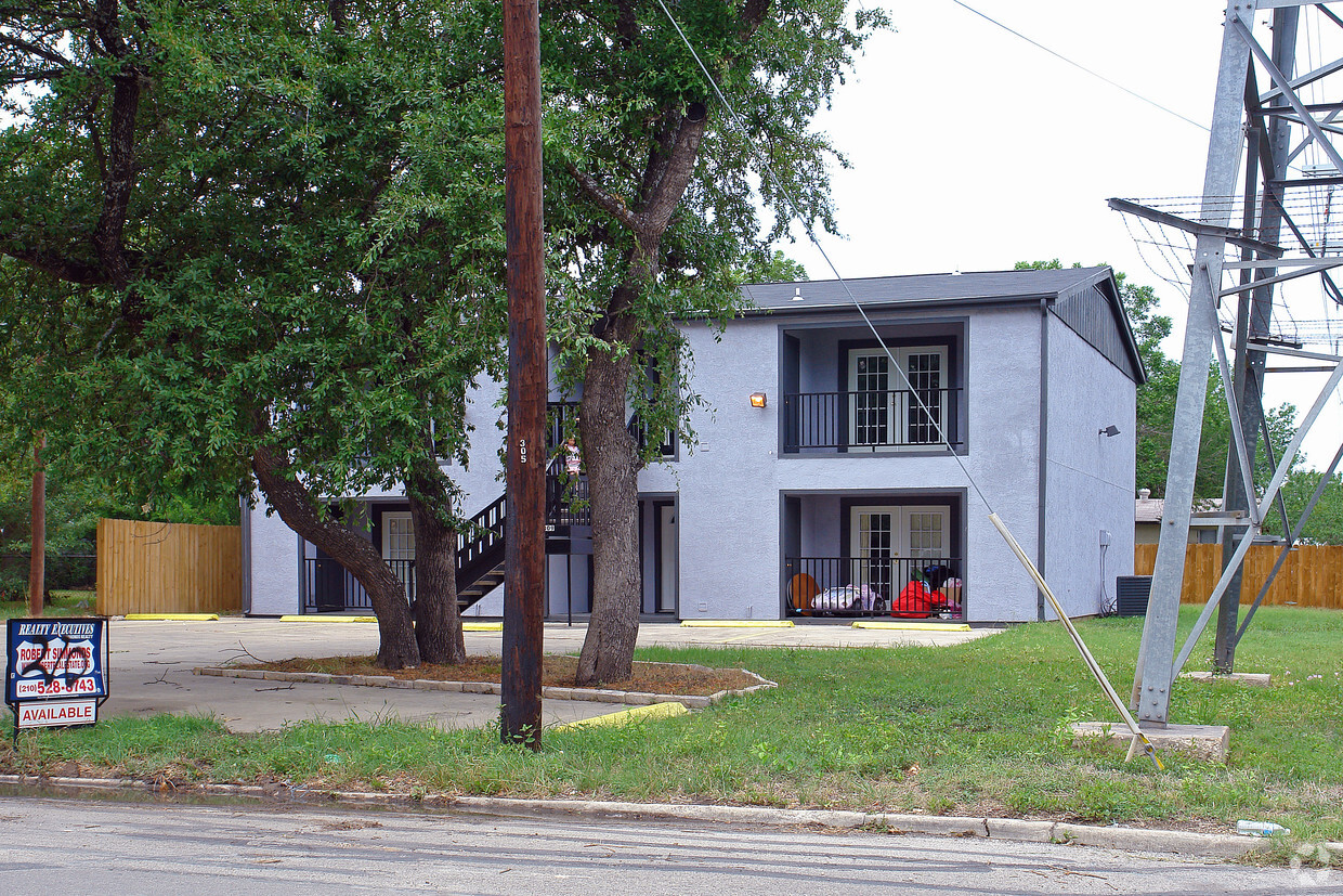 Building Photo - 309 W Aviation Blvd