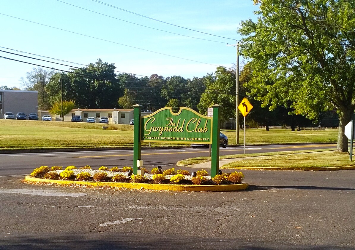 Entrance to Condo's - 34 Wexford Dr