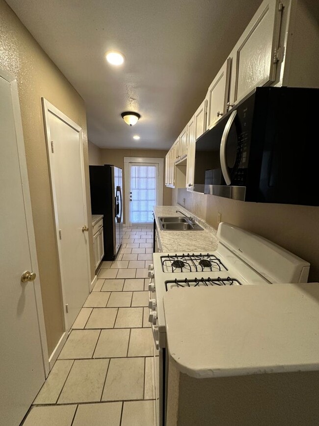 Foto del edificio - 722-726 S. Kennedy Ave.