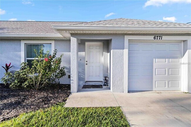 Foto del edificio - 6771 Topeka Ln