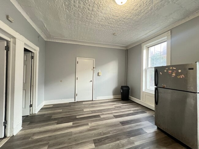 154 Union St 1F - 152 Union St