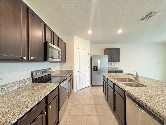 Building Photo - 632 Autumn Stream Dr