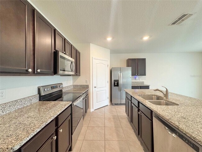 Foto del edificio - 632 Autumn Stream Dr