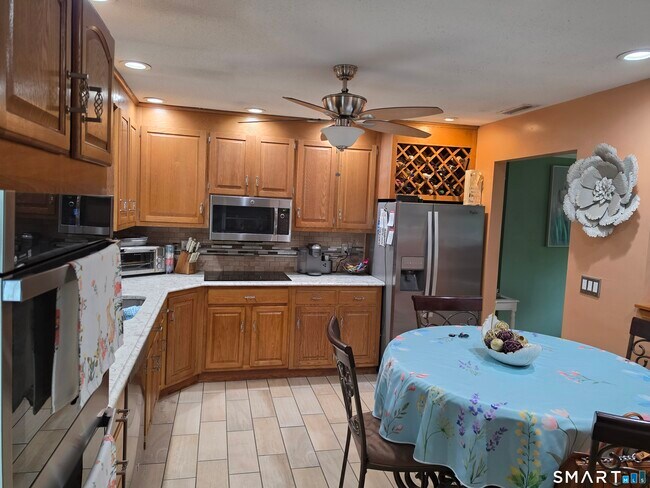 Foto del edificio - 420 Maple Hill Rd