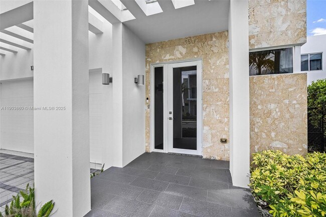 Foto del edificio - 10330 NW 68th St