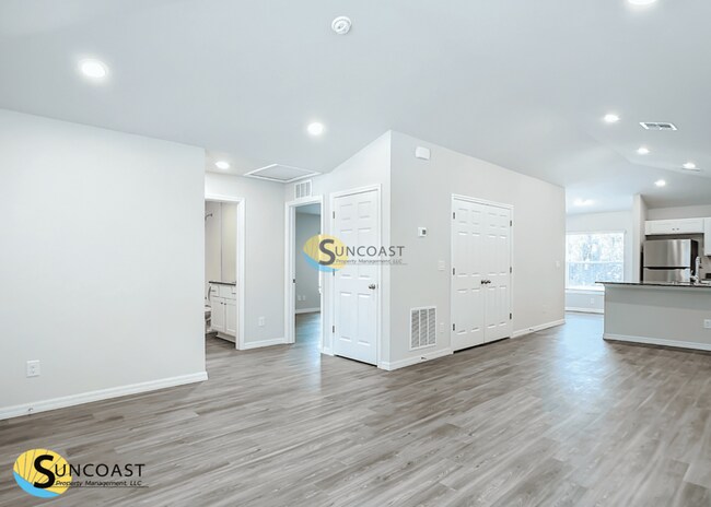 Foto del edificio - 1018 Birch Ave