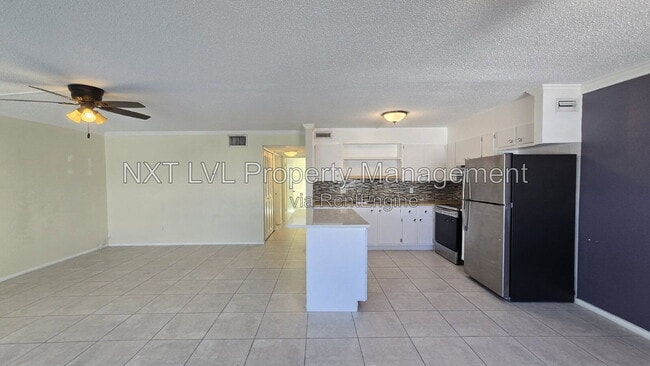 Foto del edificio - 6777 Winkler Rd