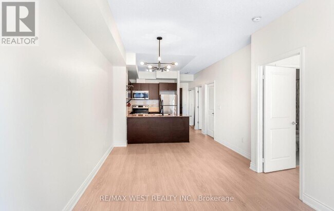 Building Photo - 385-1385 Prince of Wales Dr
