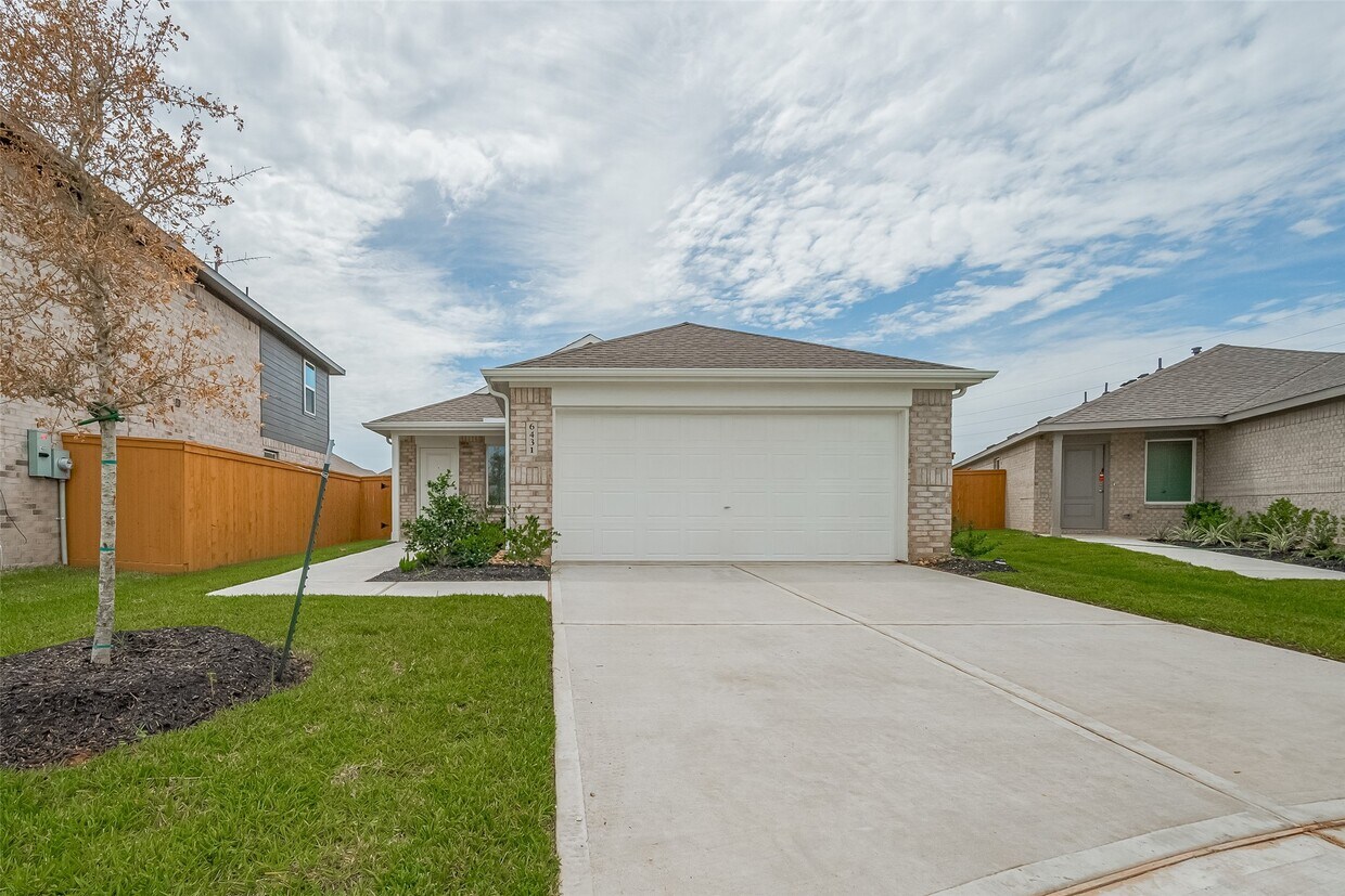 Foto principal - 6431 Geyser Starish Dr