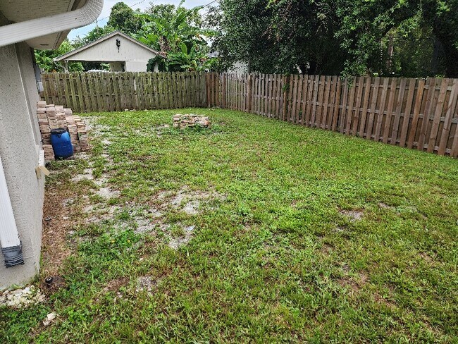 Building Photo - 2225 86th Ct