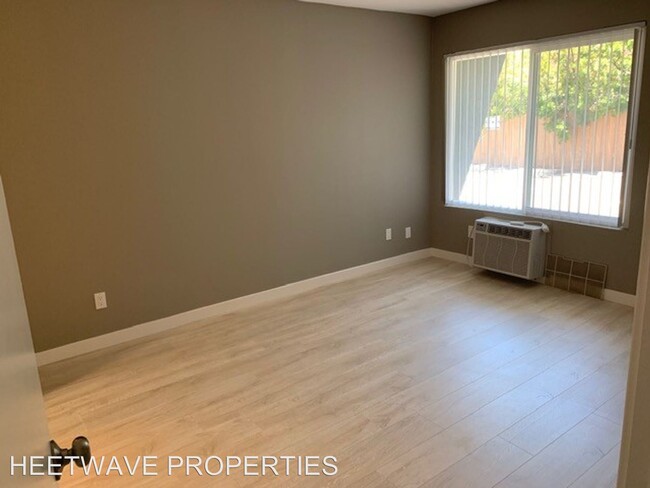 Foto del edificio - 4720-4732 Hawley Blvd