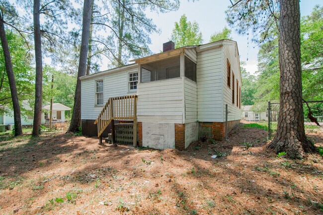 Building Photo - Move-In Ready Columbia Home!