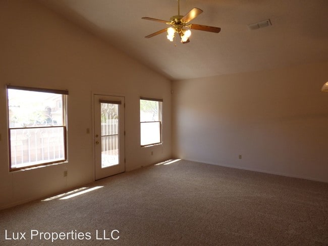 Building Photo - 4705 Eyota Dr NW