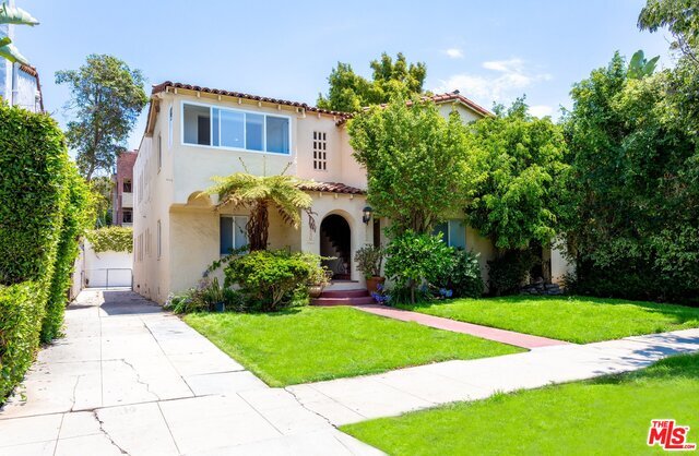 Foto principal - 452 S Roxbury Dr