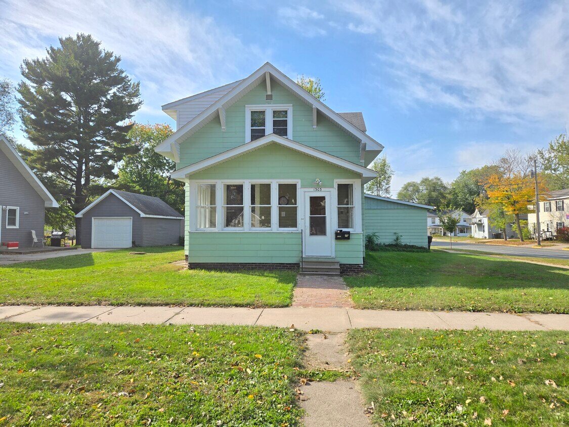 Foto principal - 1303 8th St E