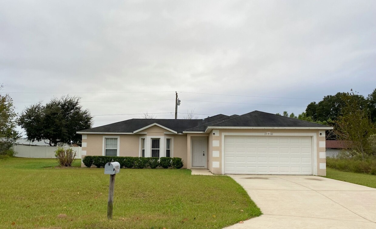 Primary Photo - GREAT 4/2 HOME IN A NICE SW OCALA NEIGHBOR...