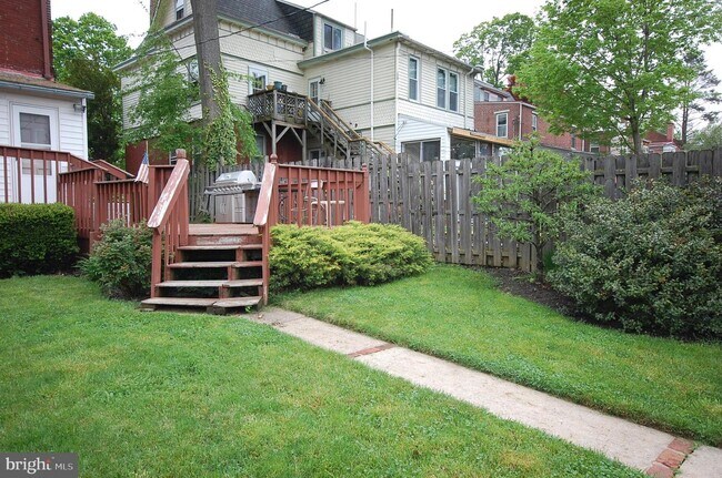 Building Photo - 416 W Miner St