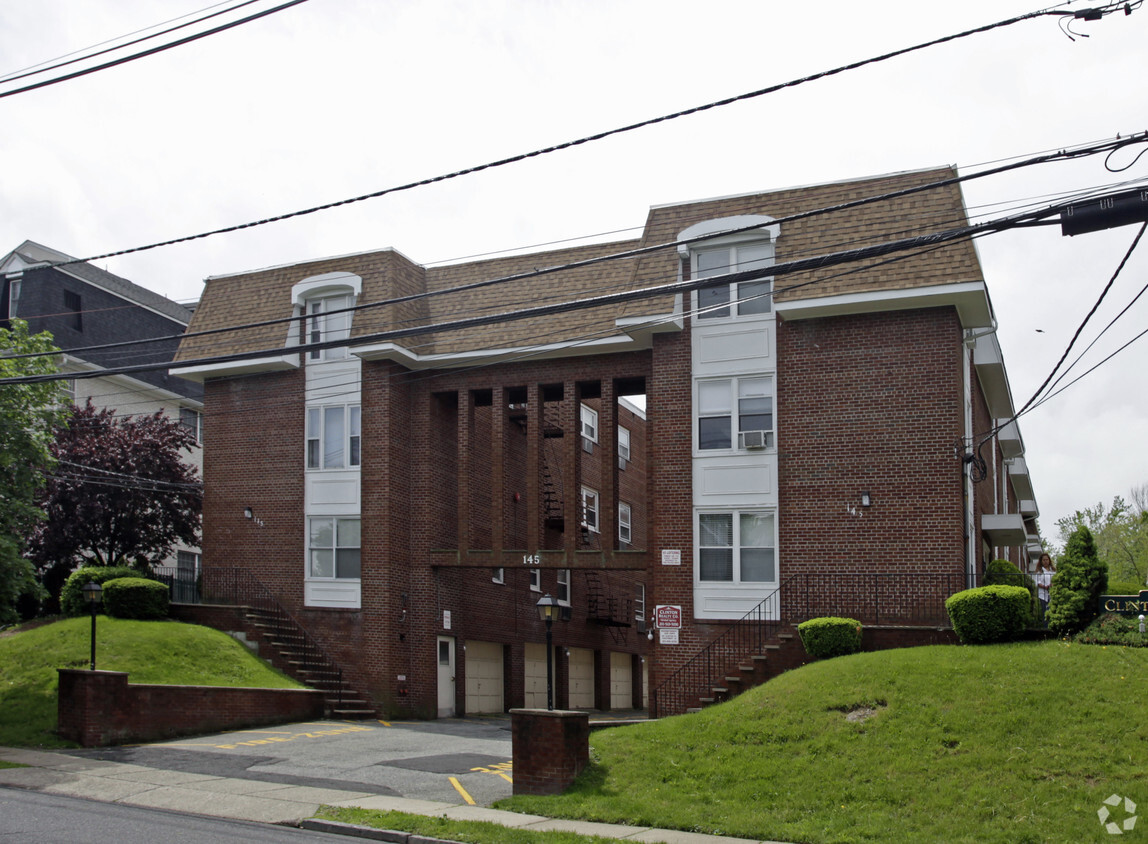 Primary Photo - Clinton Gardens