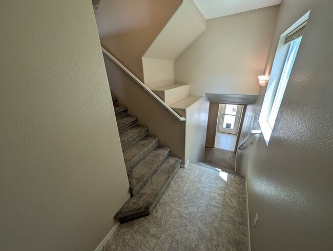 Foto del edificio - 10544 Headwind Ave