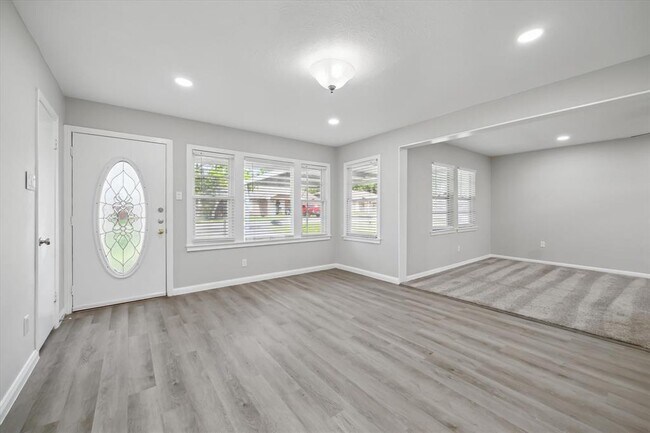 Foto del edificio - 403 W Oak St