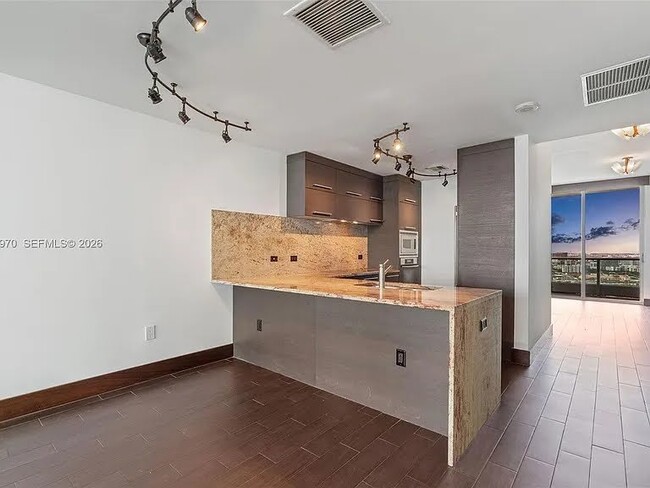Building Photo - 900 Biscayne Blvd